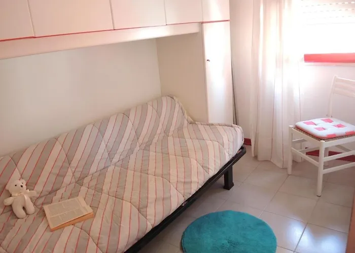 Pool And In * Бібіоне